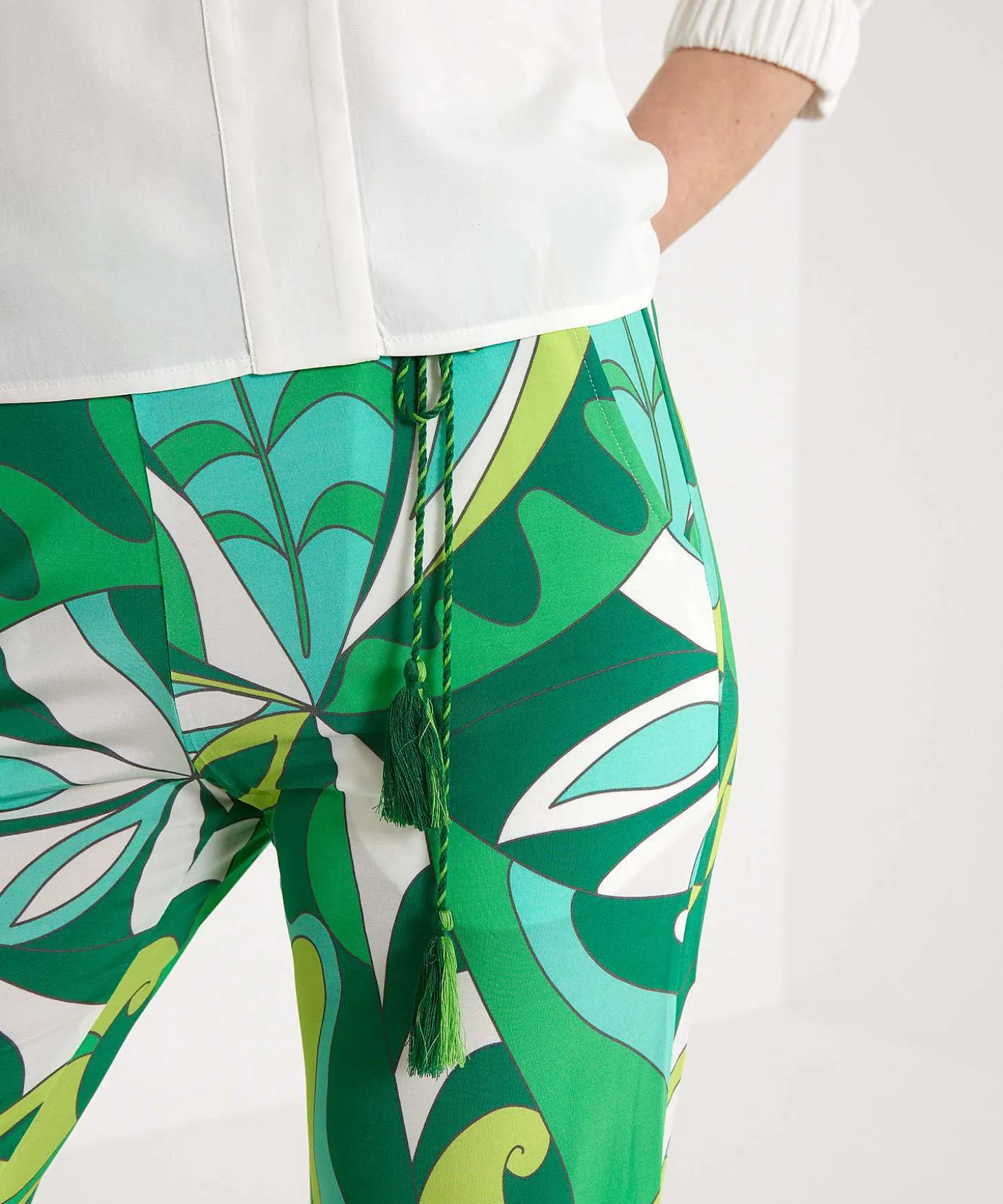 ana_alcazar_slinky_pants__2.webp Slinky Pants Retro Leaf Print*Ana Alcazar Shop