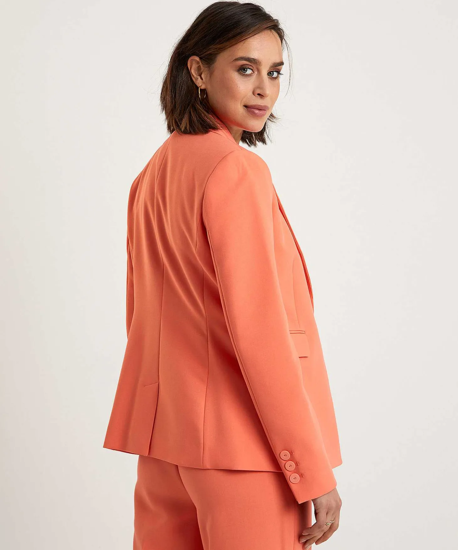 beaumont_blazer_bee_2.webp Beaumont Blazer Bee*BEAUMONT APPAREL Outlet