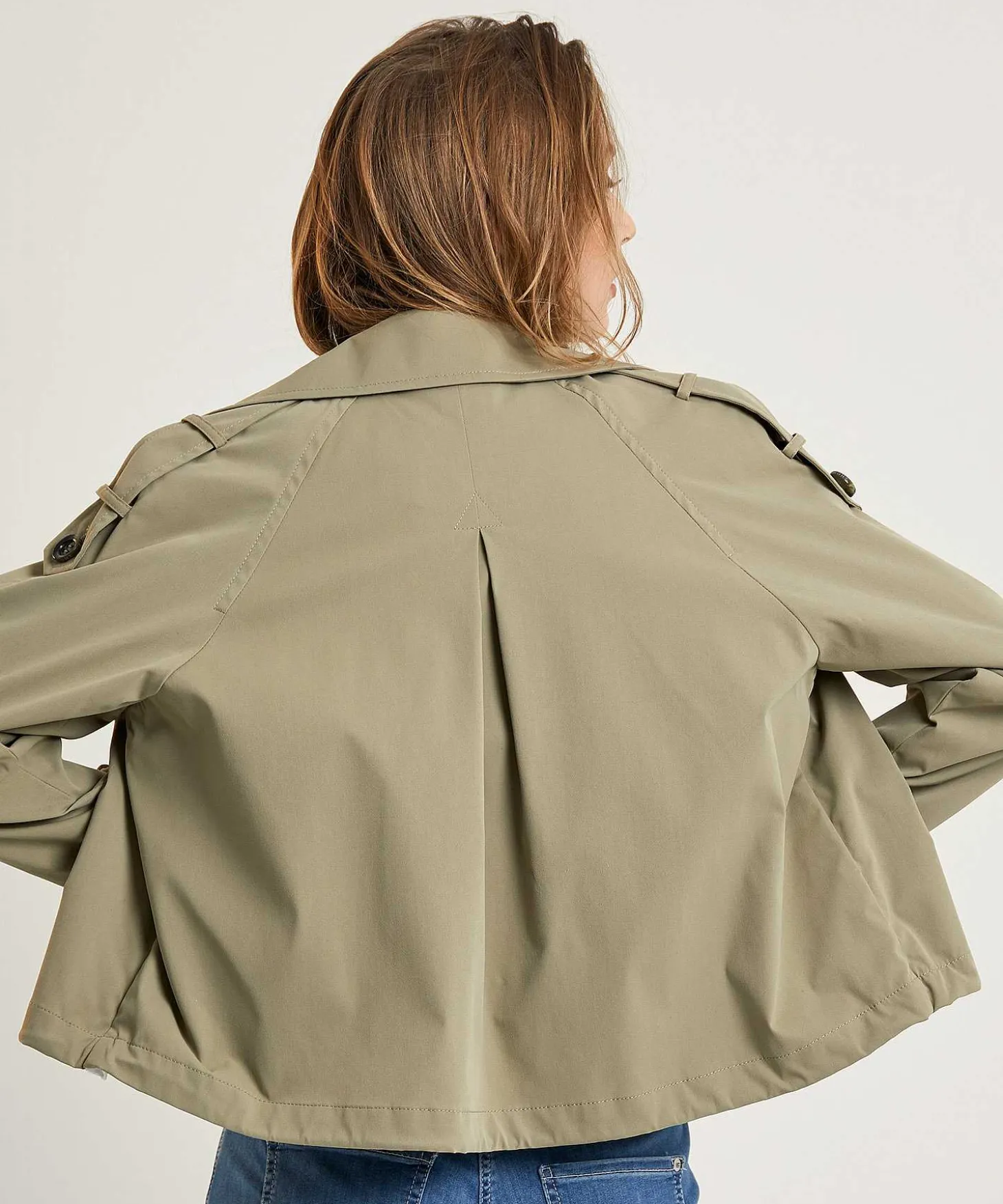 beaumont_cropped_trench_c_2.webp Cropped Trench Coat Faye*Beaumont Cheap
