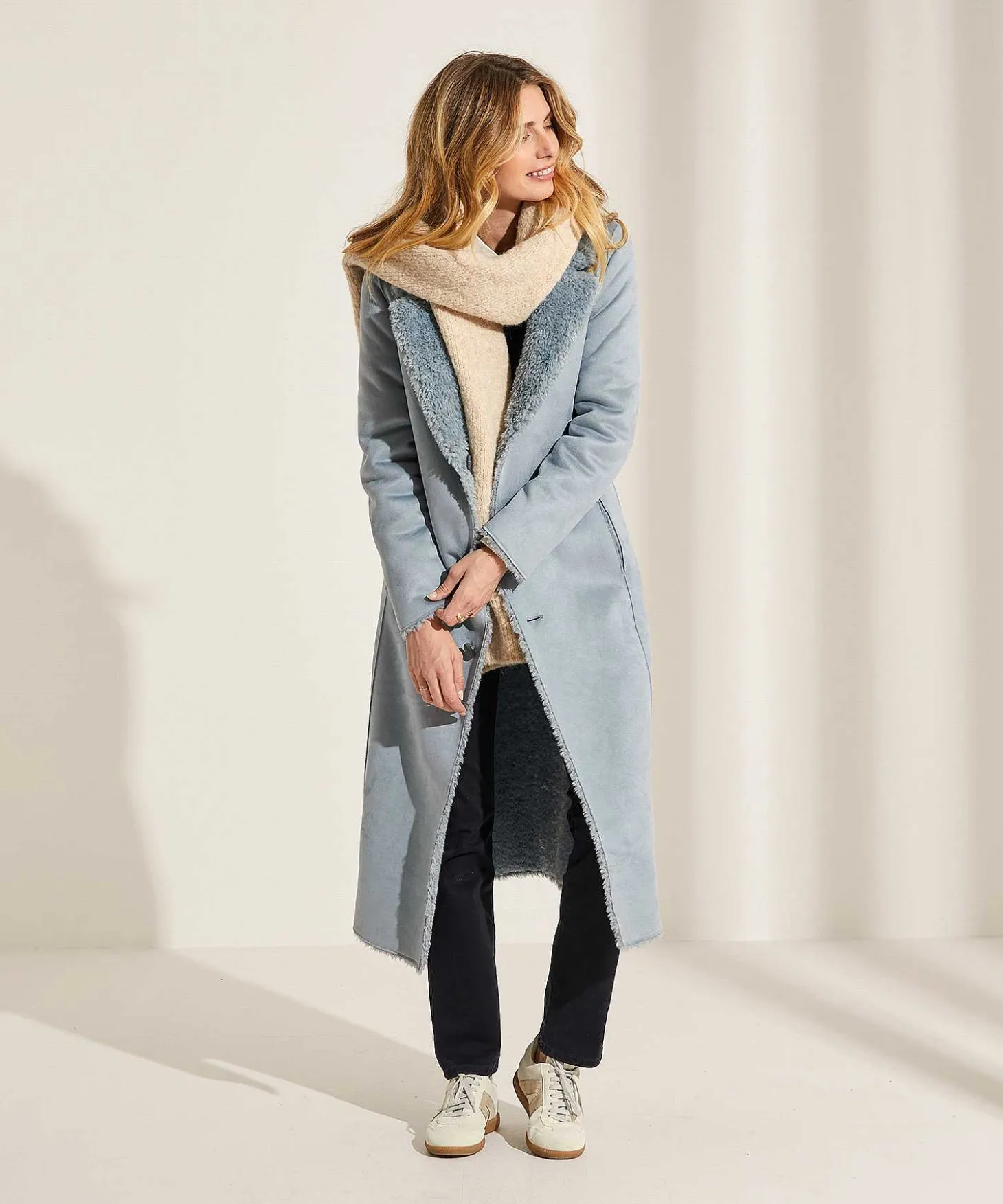 beaumont_reversible_fun_f_1.webp Reversible Fun Fur Jacket Lyla*Beaumont Sale
