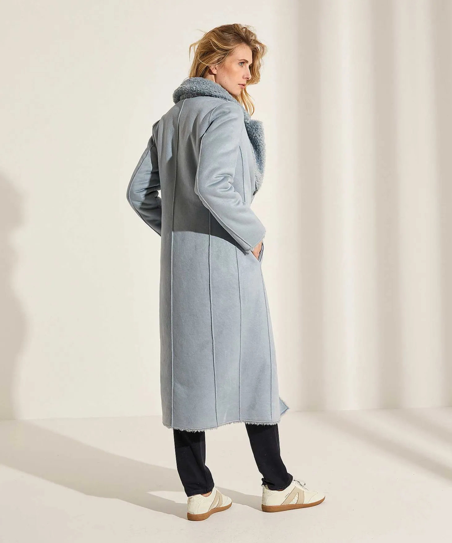 beaumont_reversible_fun_f_2.webp Reversible Fun Fur Jacket Lyla*Beaumont Sale