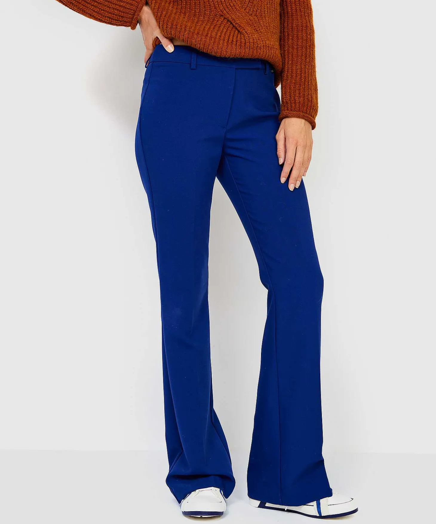 beaumont_trousers_flared__0.webp Trousers Flared Blue*Beaumont Sale