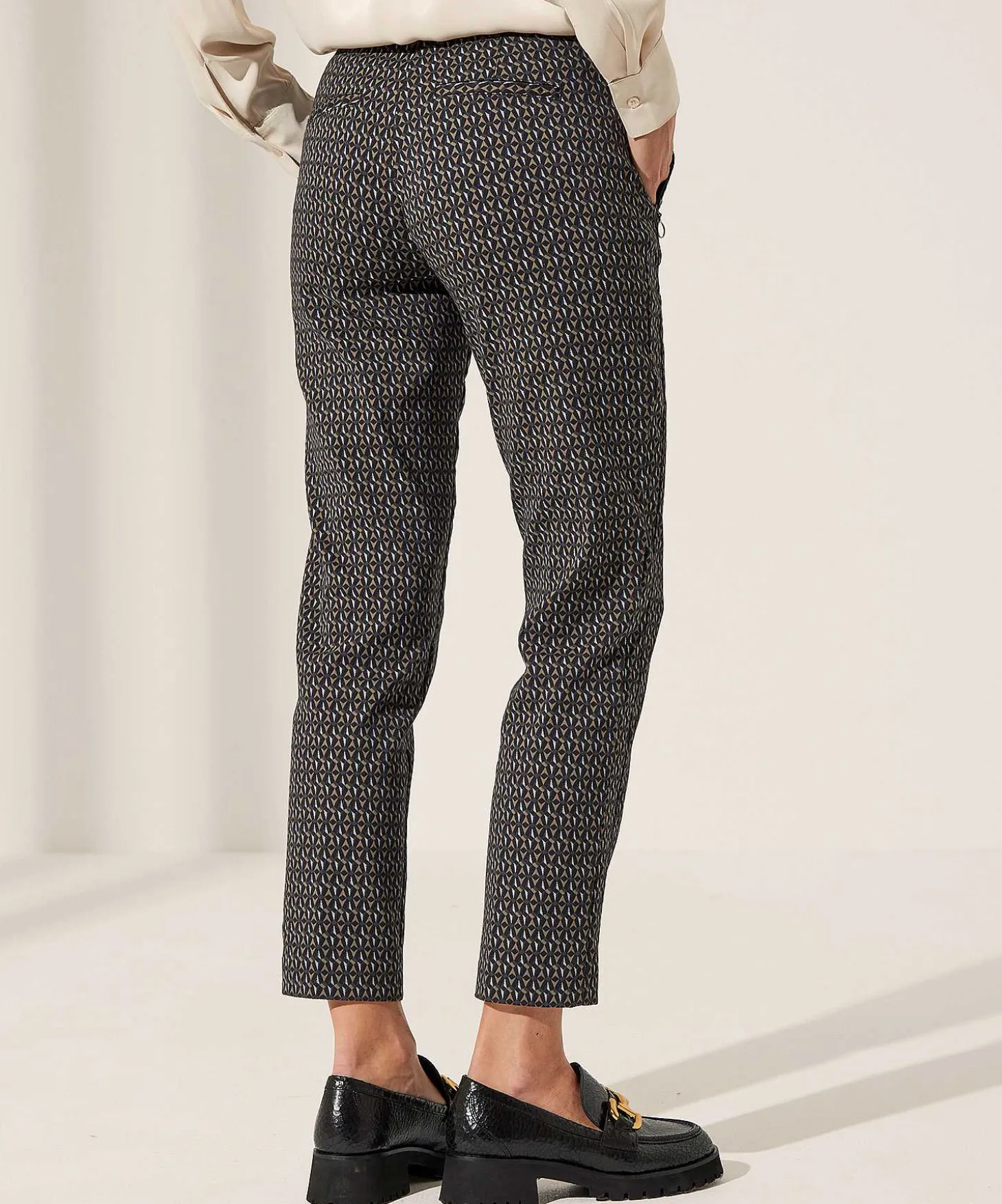 brax_trousers_graphic_wit_2.webp Trousers Graphic With Zippers Maron S*Brax Outlet