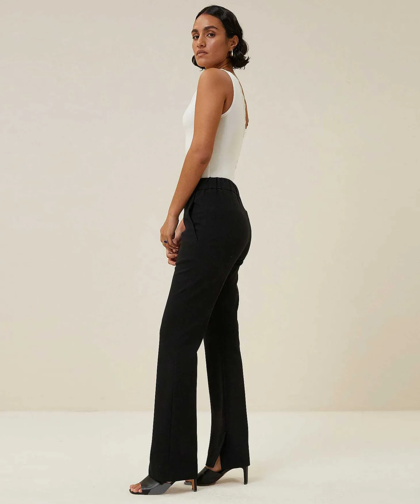 bybar_basic_singlet_lace_2.webp Basic Singlet Lace*By-Bar Online