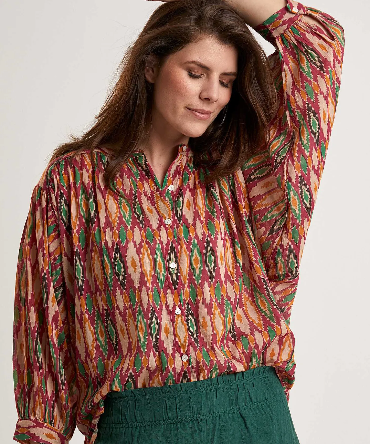 bybar_blouse_ikatprint_lu_0.webp Blouse Ikatprint Lucy*By-Bar Shop