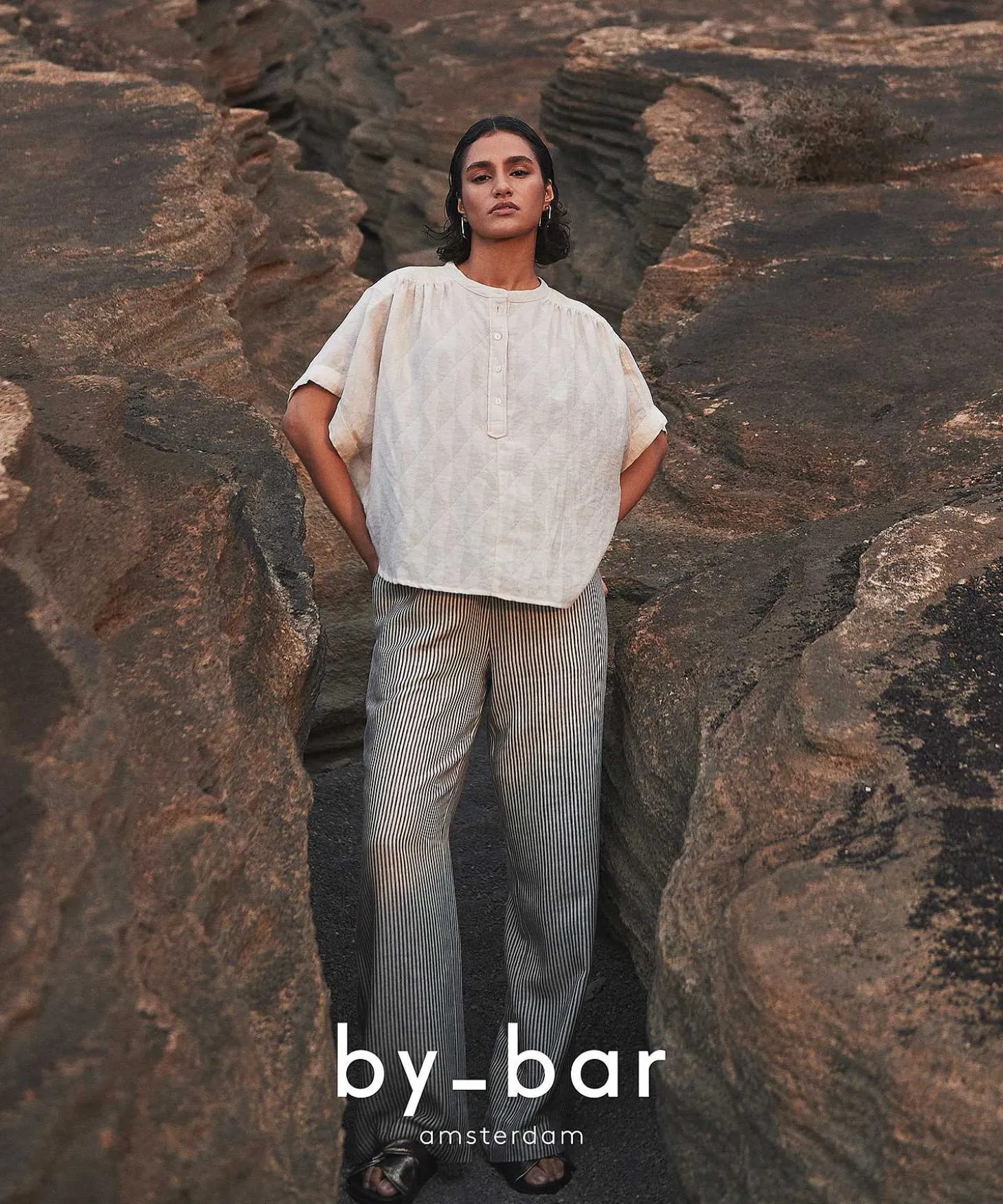 bybar_blouse_short_sleeve_4.webp Blouse Short Sleeve Axel Geo*By-Bar Store