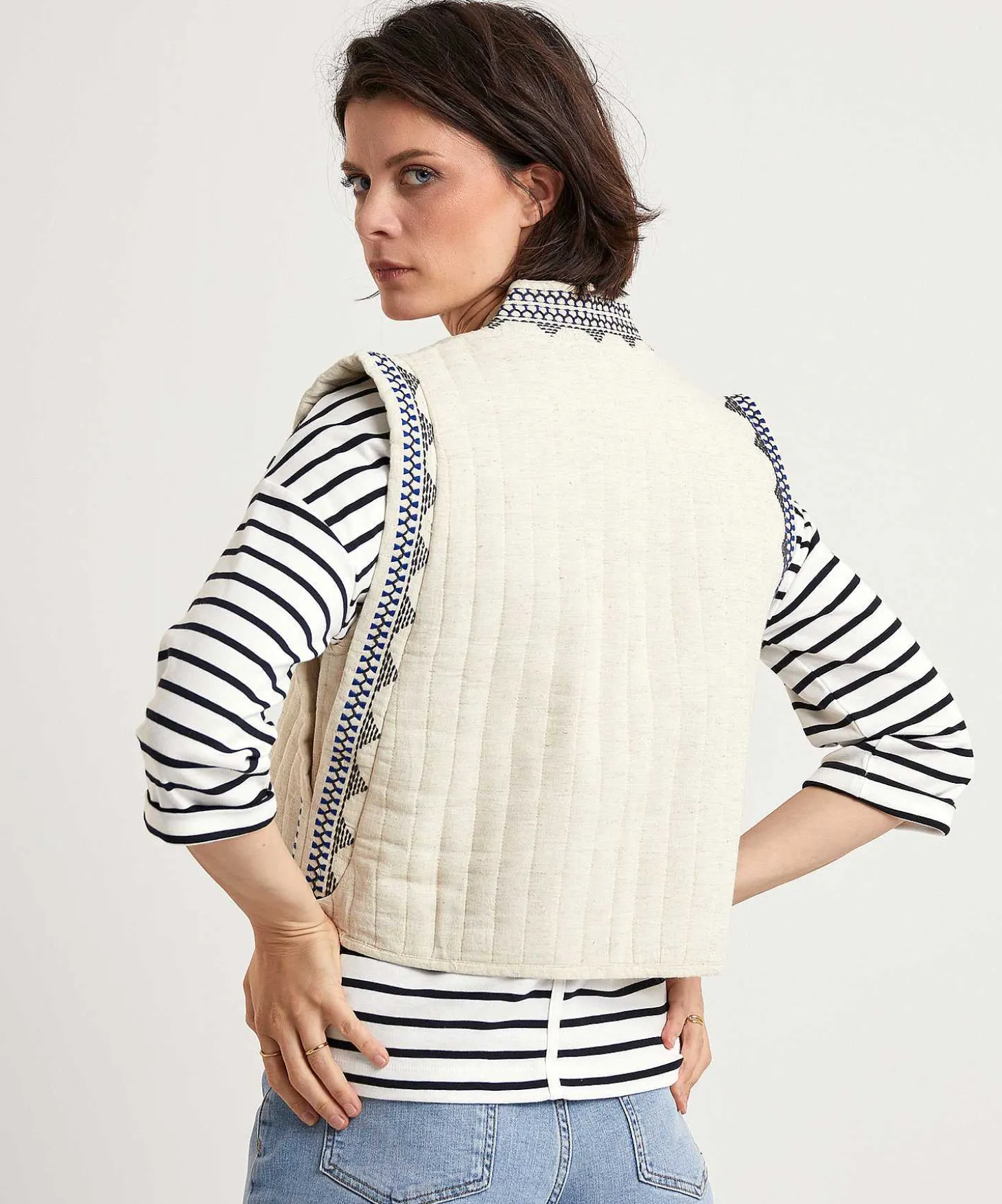 bybar_gilet_with_embroide_2.webp Gilet With Embroidery Isla*By-Bar New