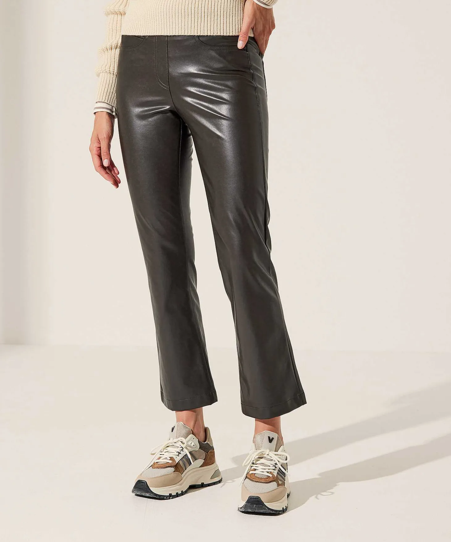 cambio_easy_kick_pants_ve_1.webp Easy Kick Pants Vegan Leather Felice*Cambio Shop
