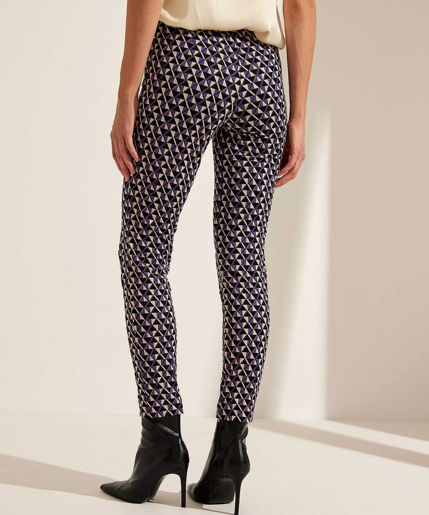 cambio_jacquard_trousers__1-1.webp Jacquard Trousers Graphic Ros*Cambio Sale