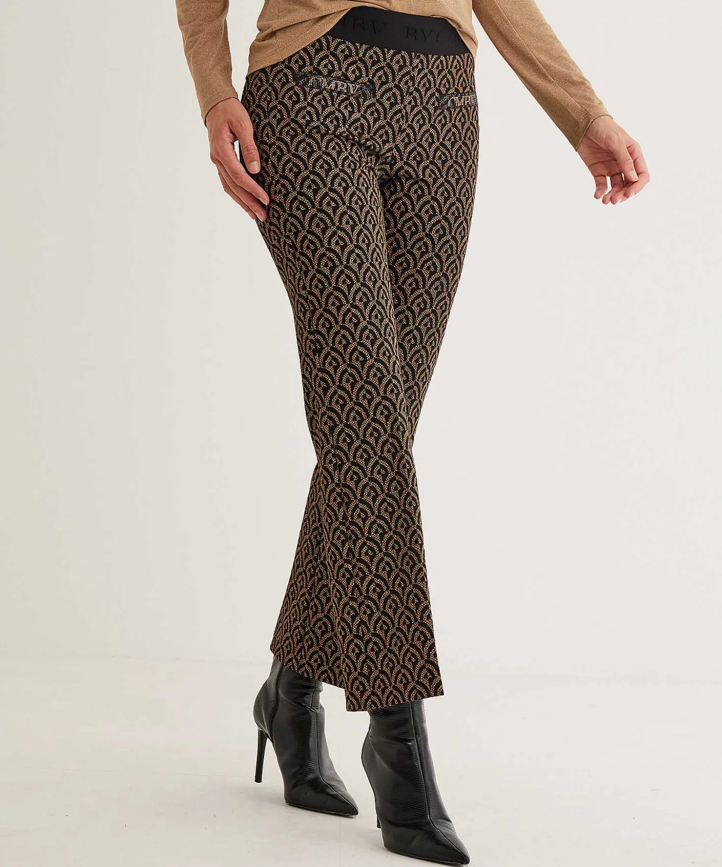 cambio_kick_flare_pants_j_2.webp Kick Flare Pants Jacquard Lurex Faith*Cambio Online
