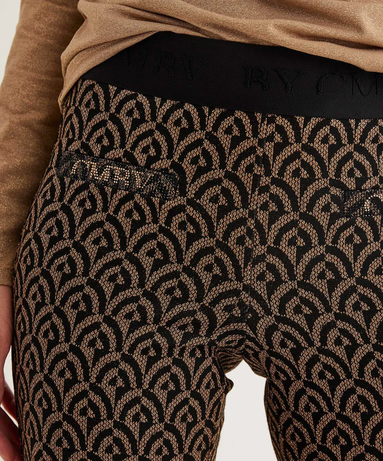 cambio_kick_flare_pants_j_3.webp Kick Flare Pants Jacquard Lurex Faith*Cambio Online