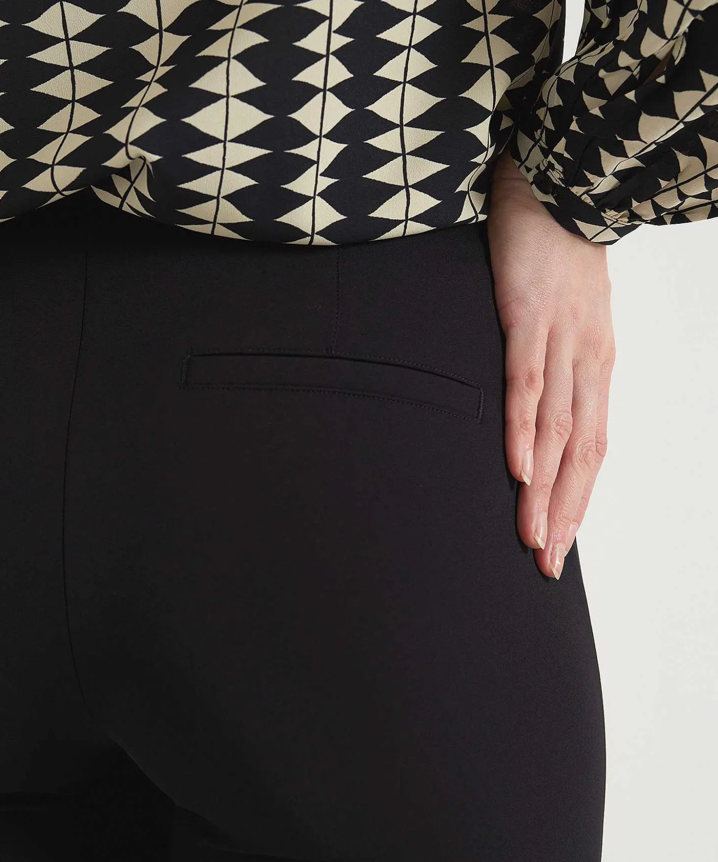 cambio_soft_techno_trouse_3-2.webp Soft Techno Trousers With Partial Seam Ros*Cambio Fashion
