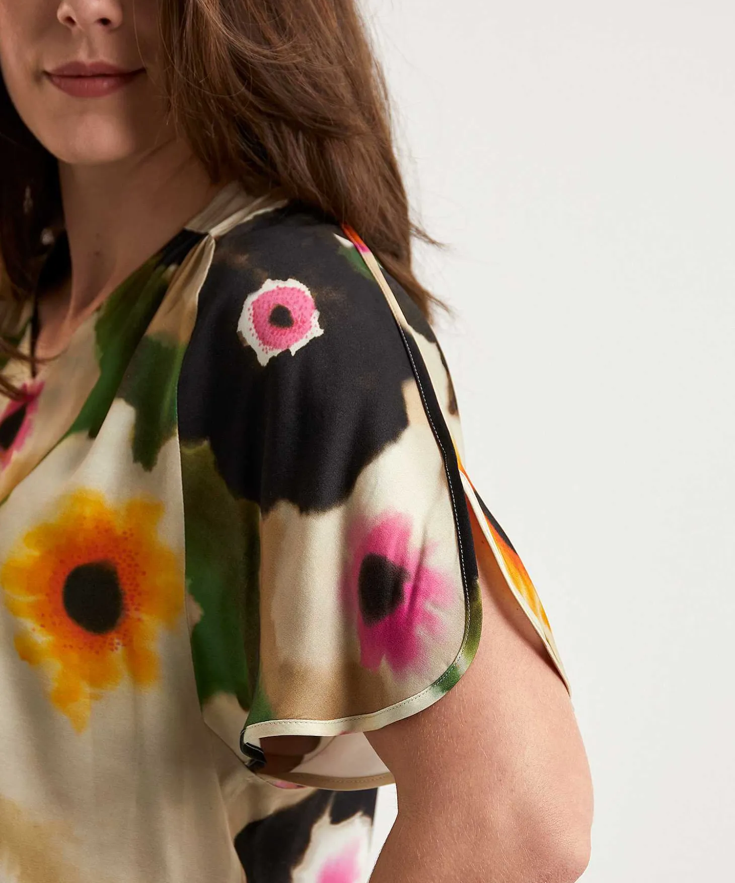 caroline_biss_silky_blous_3-1.webp Silky Blouse Fancy Flower*Caroline Biss Fashion