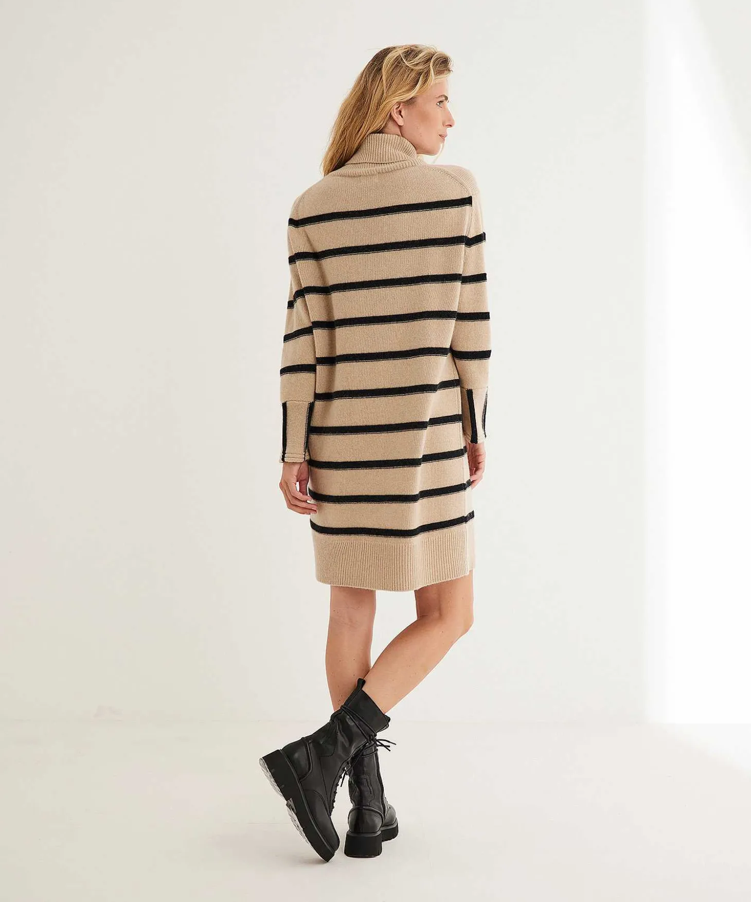 due_amanti_oversized_dres_1.webp Oversized Dress Striped Knit Raman*Due Amanti Online