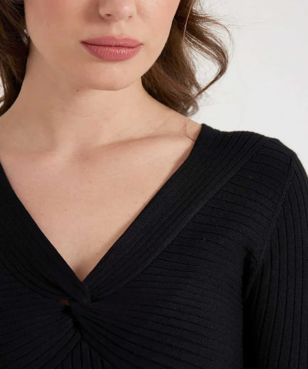 Fitted V-Neck Sweater*Emotions Fashion