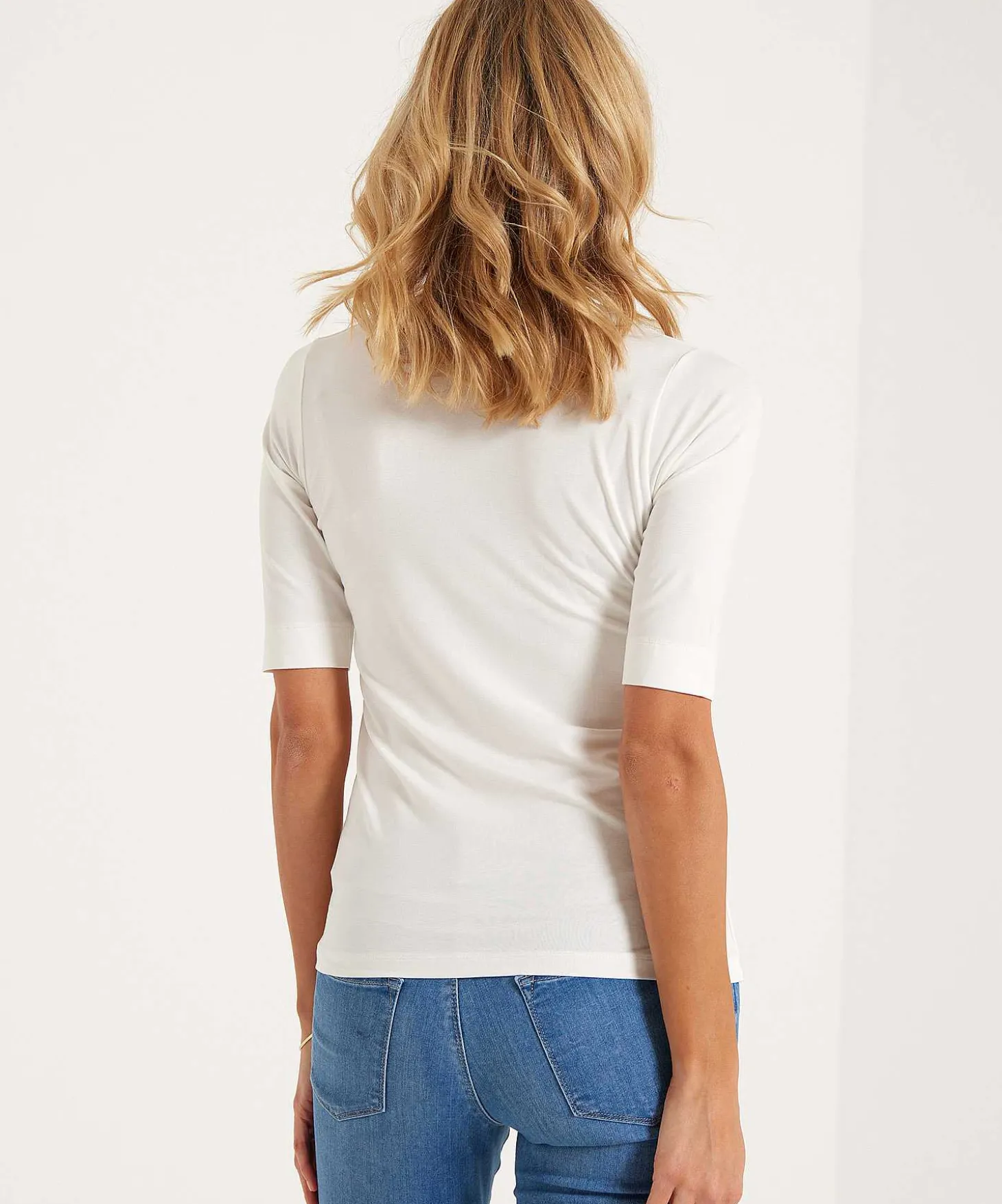 essentials_doublepiece_s_1-1.webp Essentials Double-Piece Shirt V-Neck** Flash Sale