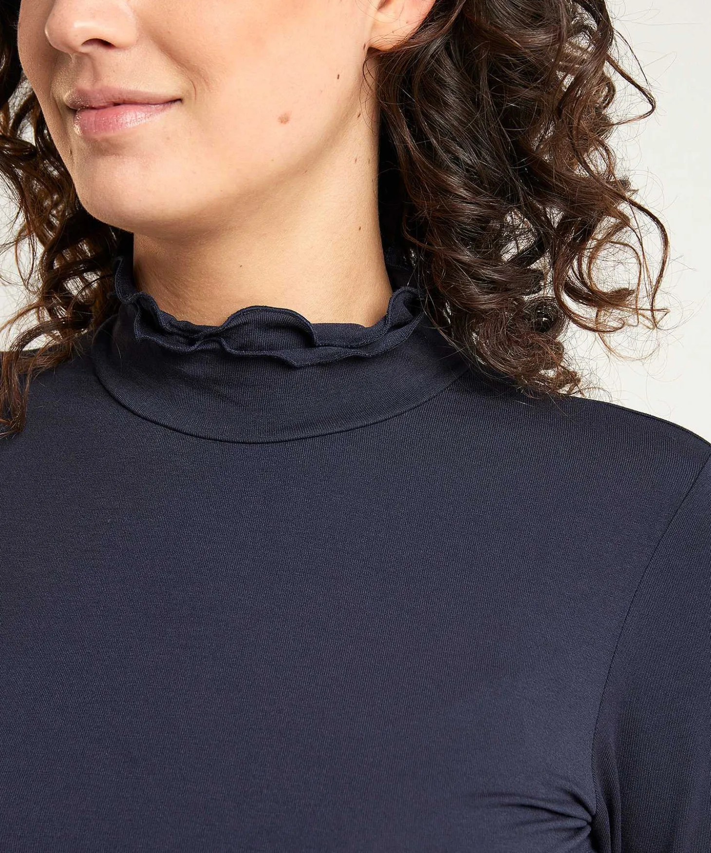 essentials_roezel_turtle_2.webp Essentials Roezel Turtleneck** Sale