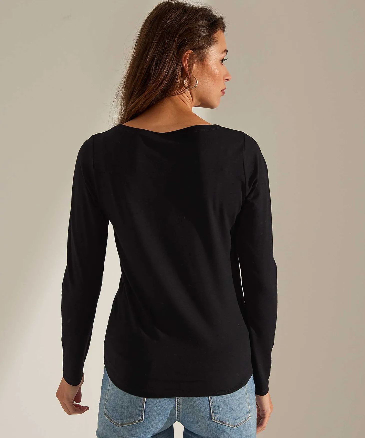 essentials_shirt_long_sl_3-1.webp Essentials Shirt Long Sleeve** Online