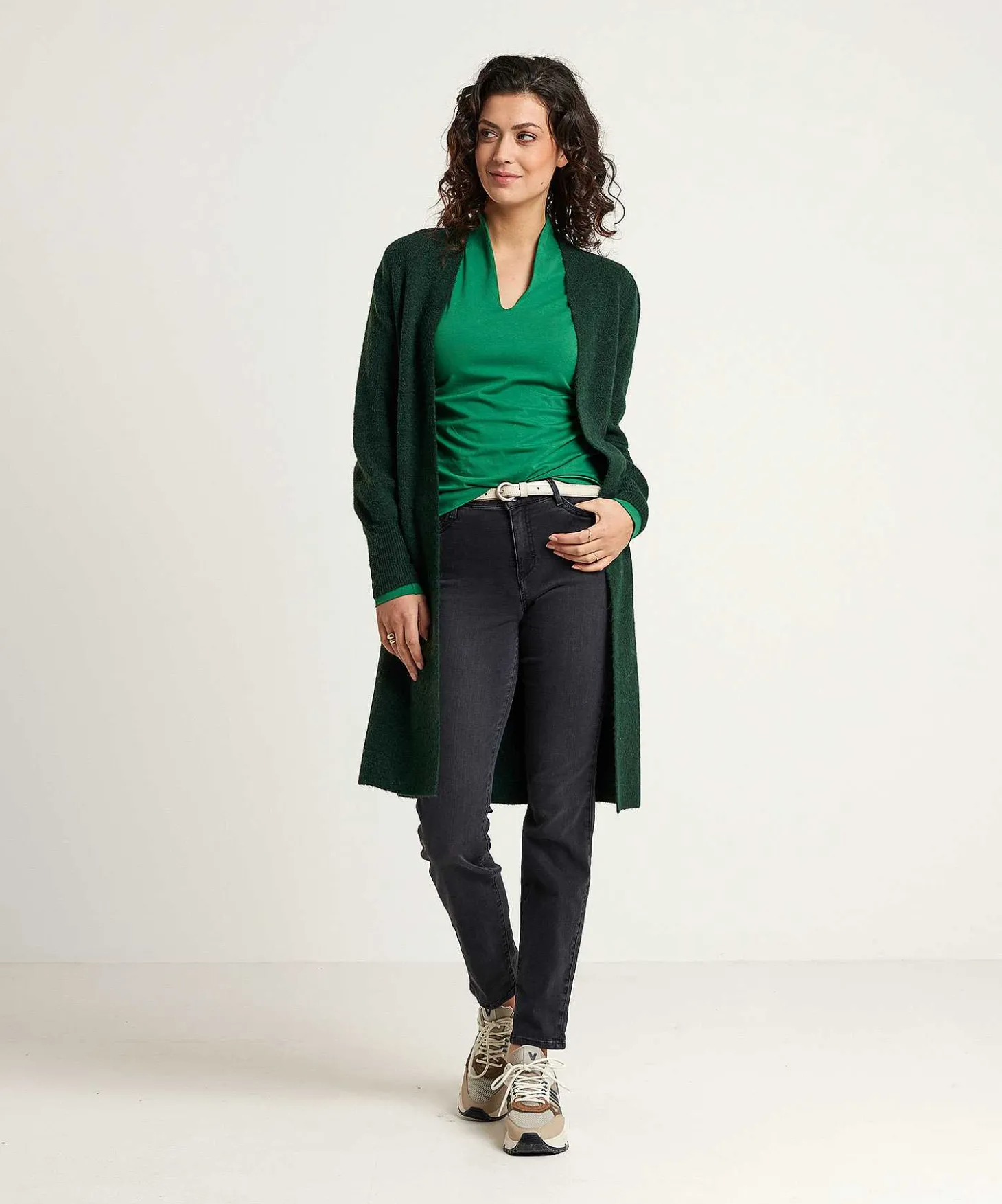 essentials_tulip_shirt_l_1-5.webp Essentials Tulip Shirt Long Sleeve** Shop