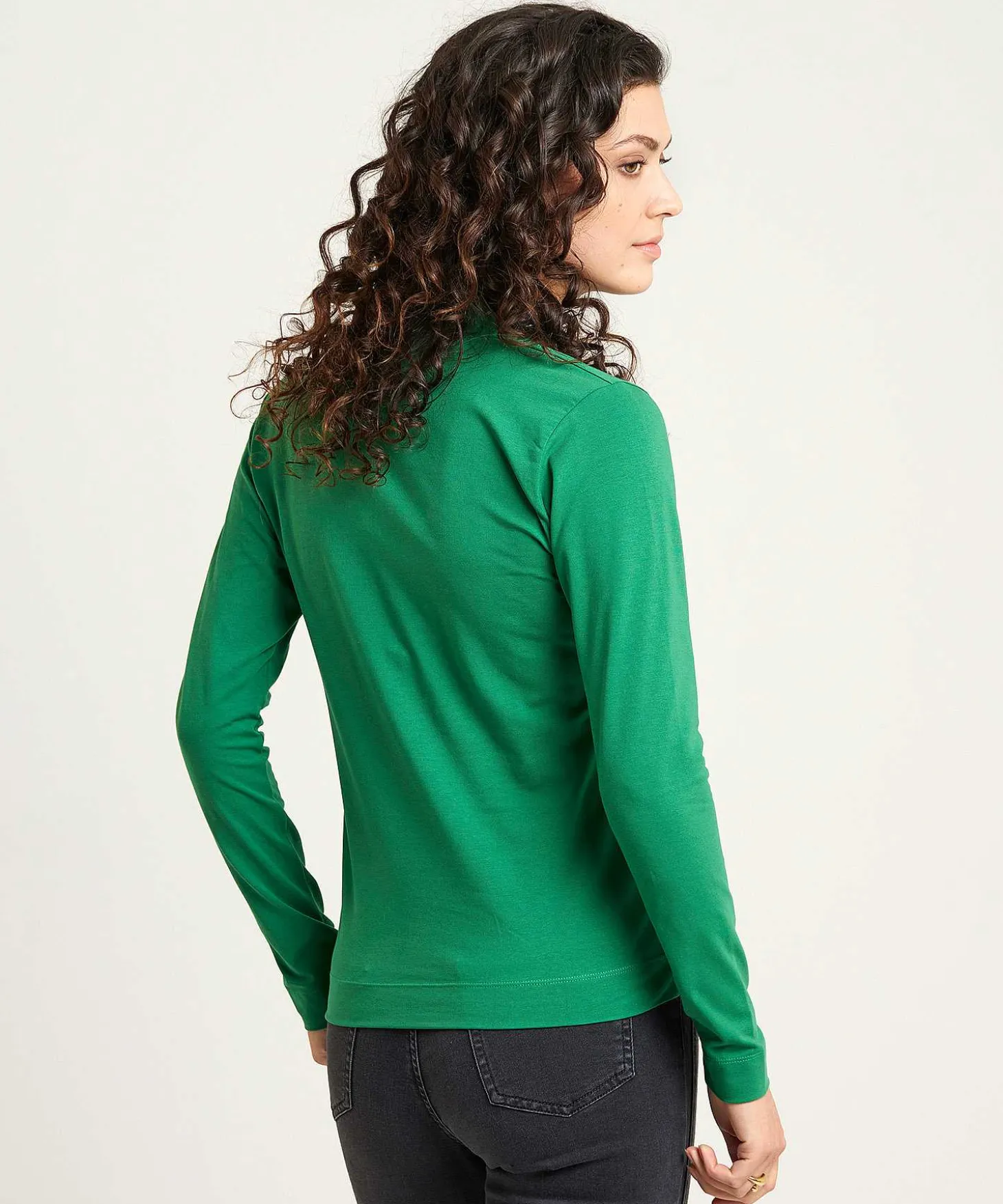 essentials_tulip_shirt_l_2-5.webp Essentials Tulip Shirt Long Sleeve** Shop