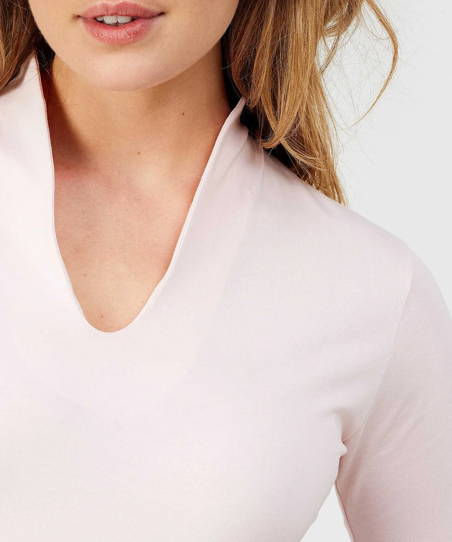 essentials_tulip_shirt_s_2-5.webp Essentials Tulip Shirt Short Sleeve** Shop