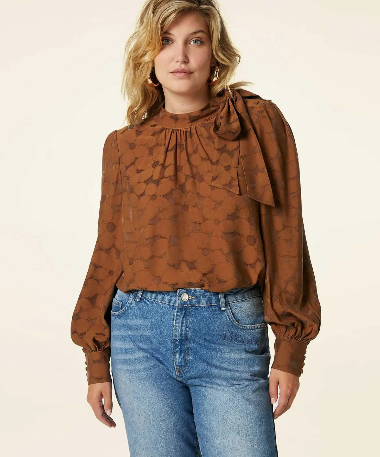fabienne_chapot_blouse_bo_3.webp Blouse Bow And Floral Print Michou*Fabienne Chapot Flash Sale