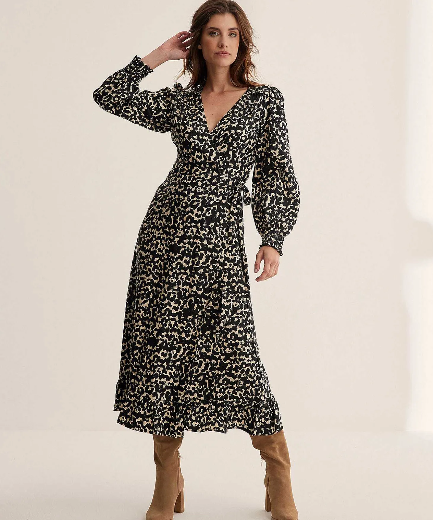 fabienne_chapot_wrap_dres_0-2.webp Wrap Dress Floral Print Natalia*Fabienne Chapot Store