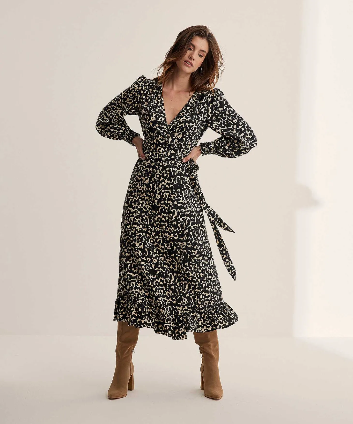fabienne_chapot_wrap_dres_2-2.webp Wrap Dress Floral Print Natalia*Fabienne Chapot Store