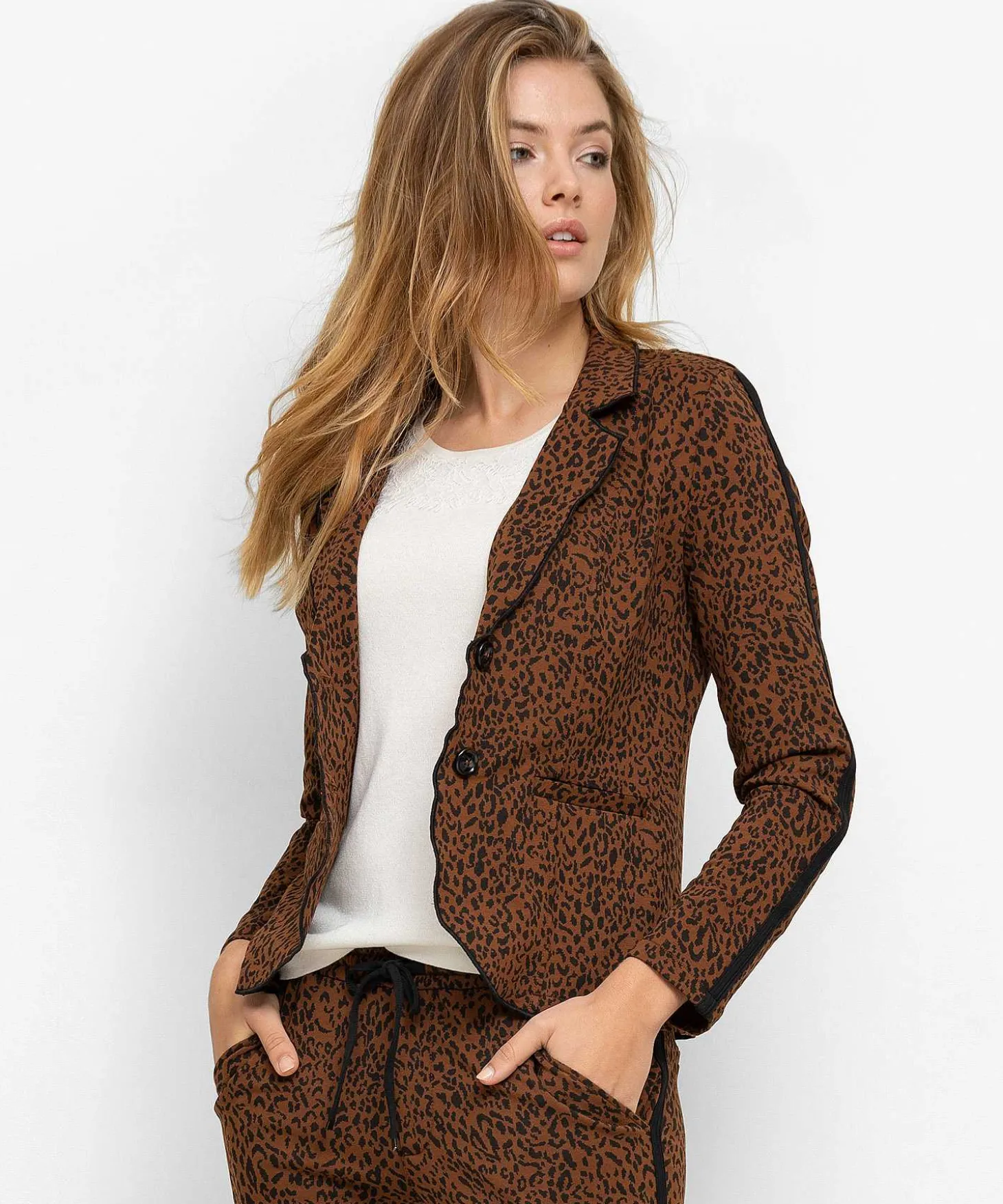 giulia_e_tu_blazer_animal_1.webp Blazer Animal Print*GIULIA E TU Cheap