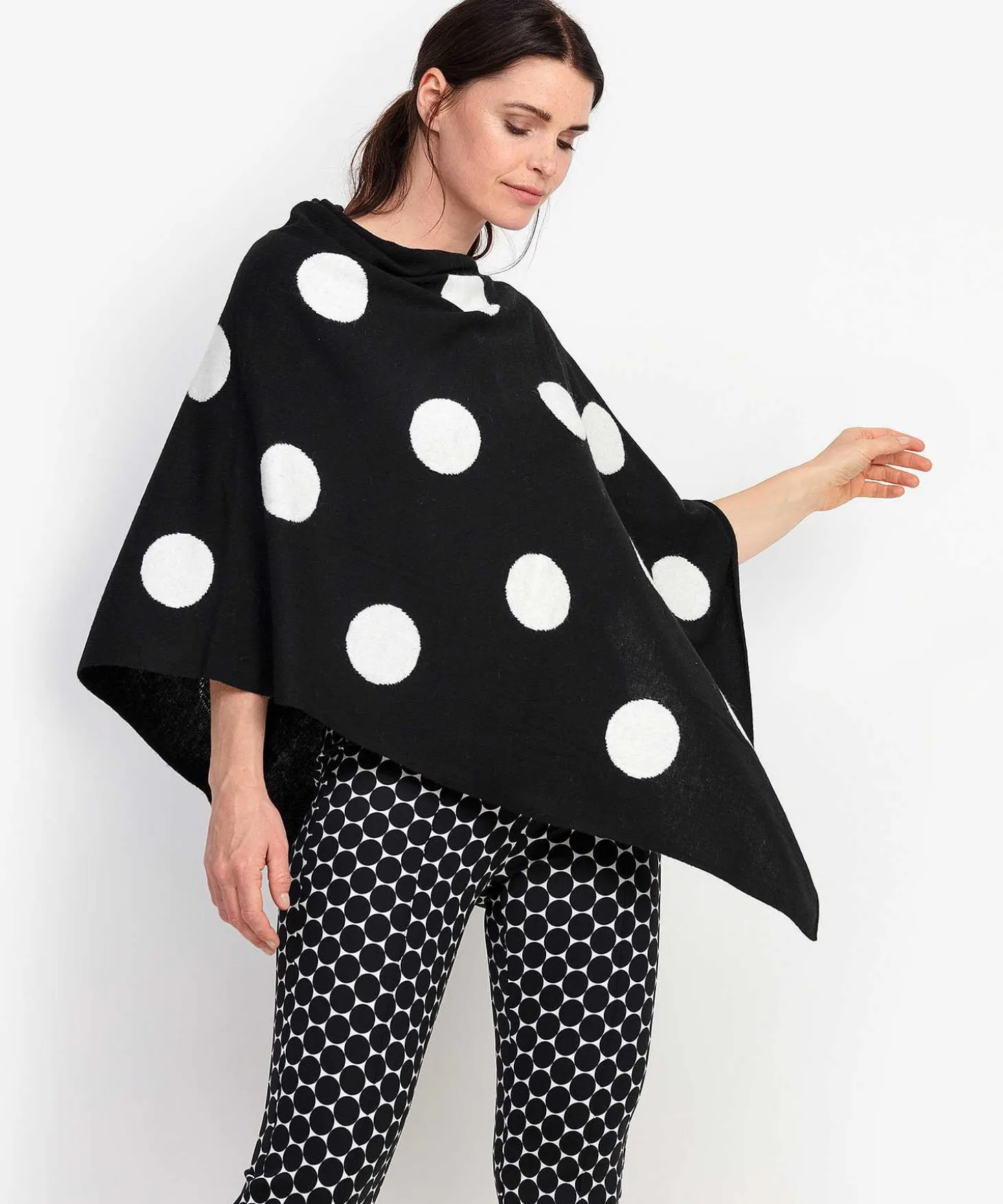 giulia_e_tu_cape_dot_2.webp Cape Dot*GIULIA E TU Shop