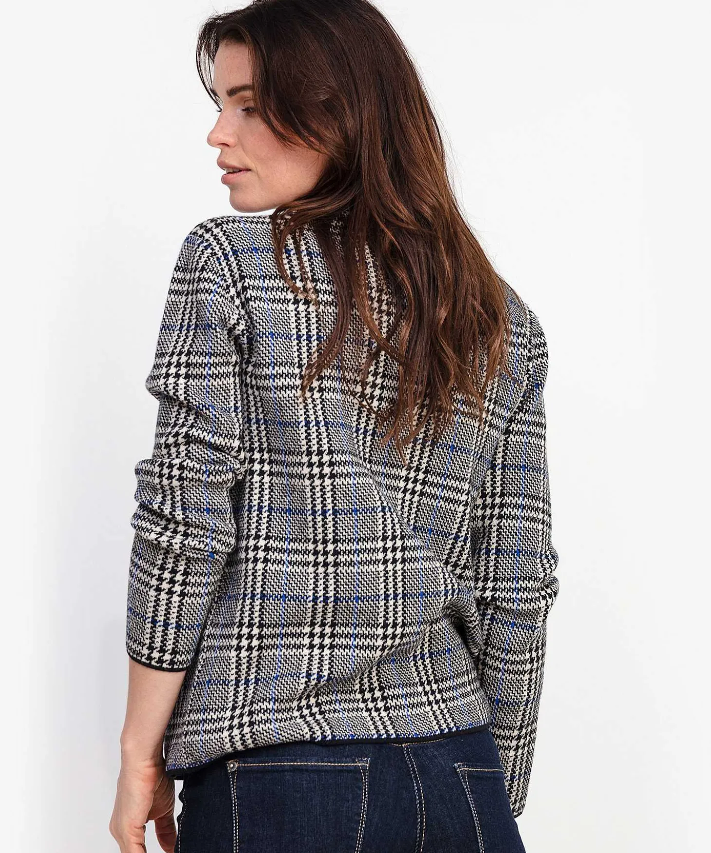 jacquard_sweater_checks_3.webp Jacquard Sweater Checks** Shop