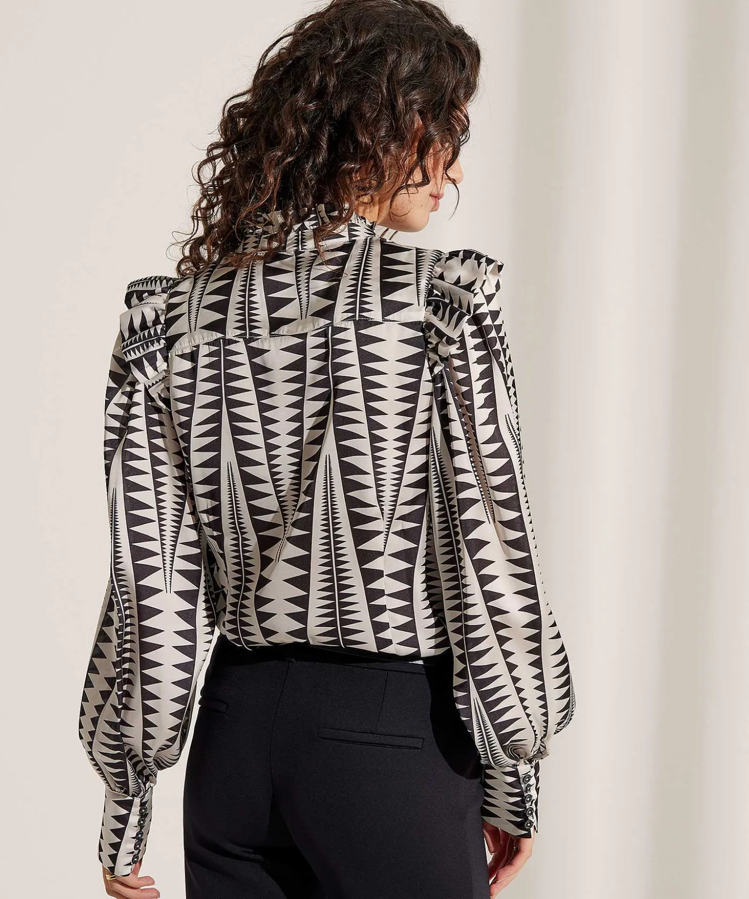 jane_lushka_silky_blouse__2.webp Silky Blouse Graphic Print Kim*Jane Lushka Clearance