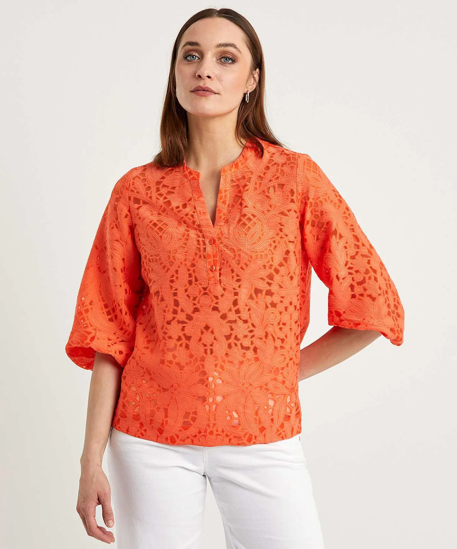 kyra_ausbrenner_blouse_ta_2.webp Ausbrenner Blouse Tamara*KYRA Sale