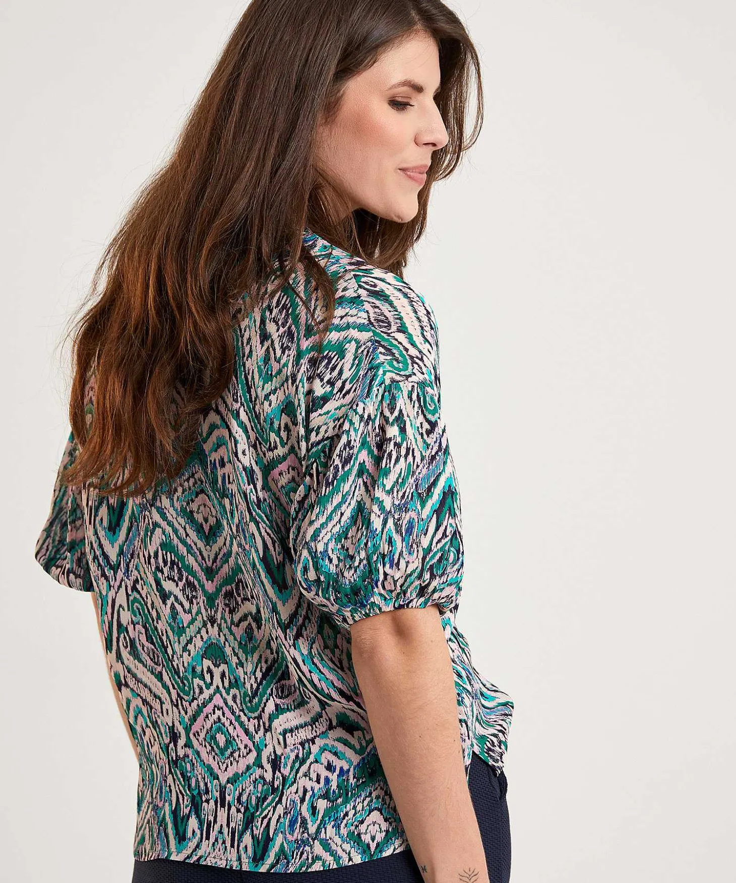 kyra_blouse_ikat_print_ti_1.webp Blouse Ikat Print Titia*KYRA Cheap