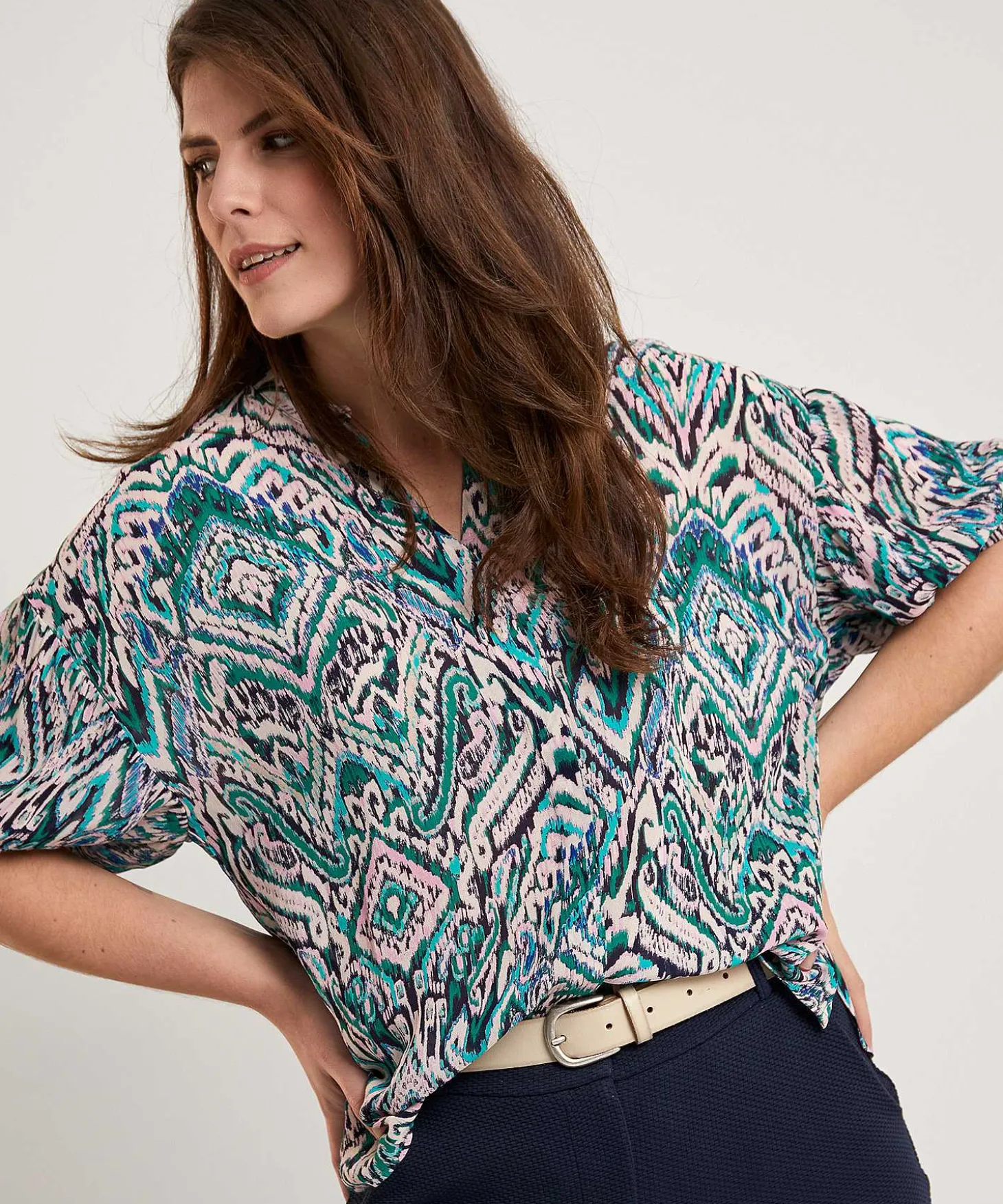 kyra_blouse_ikat_print_ti_3.webp Blouse Ikat Print Titia*KYRA Cheap