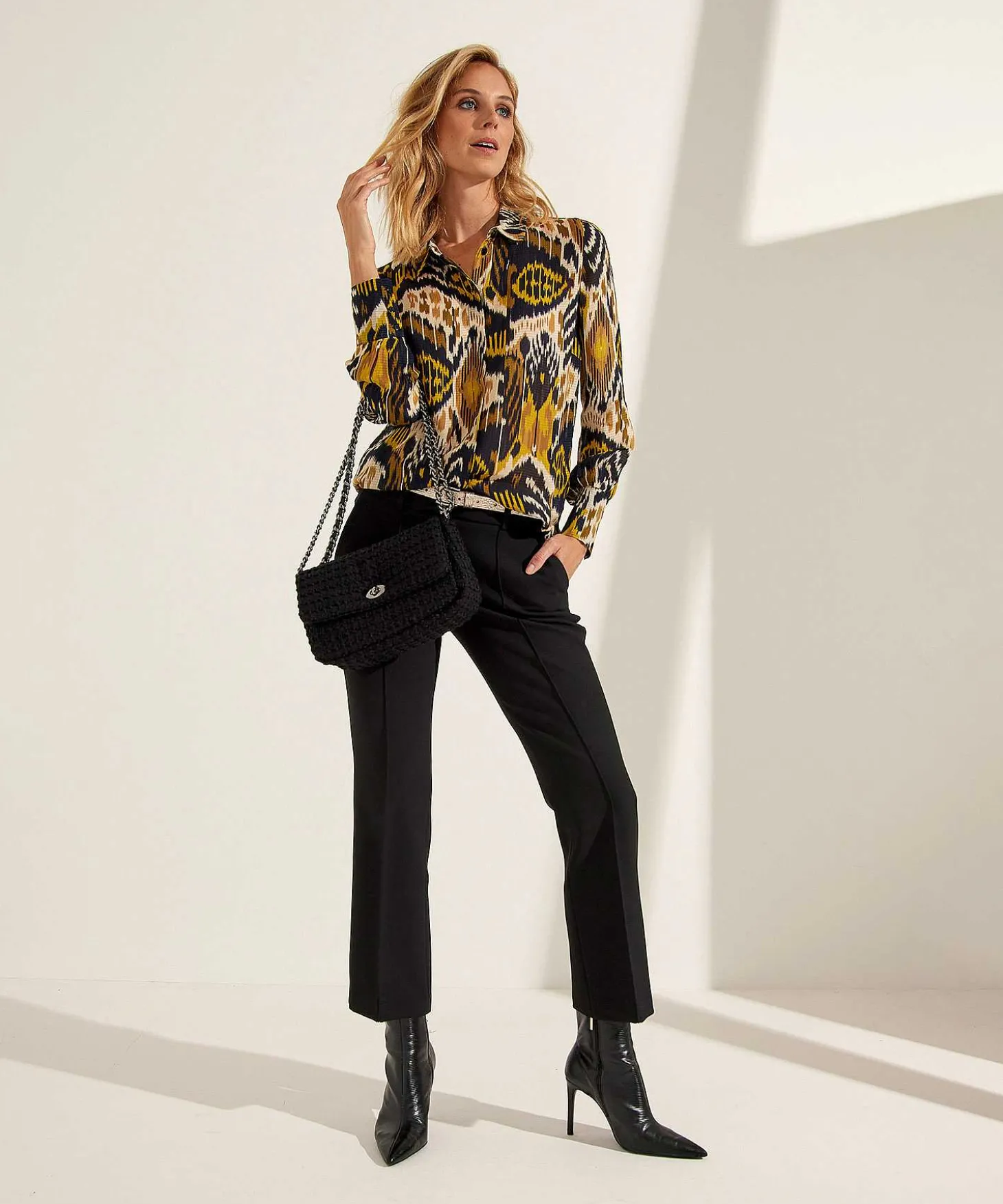 kyra_blouse_ikat_print_vi_0.webp Blouse Ikat Print Vixie*KYRA Discount