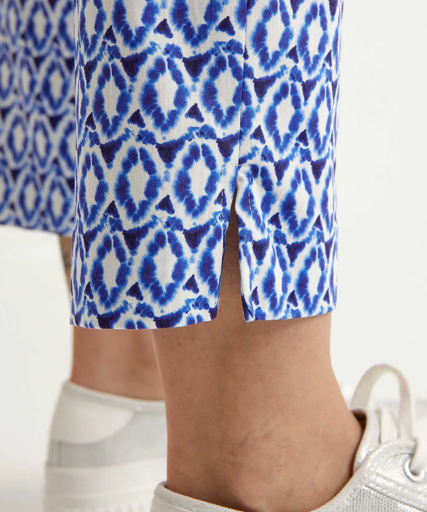 kyra_cropped_pants_tiedye_3.webp Cropped Pants Tie-Dye Print Annemiek*KYRA Best Sale