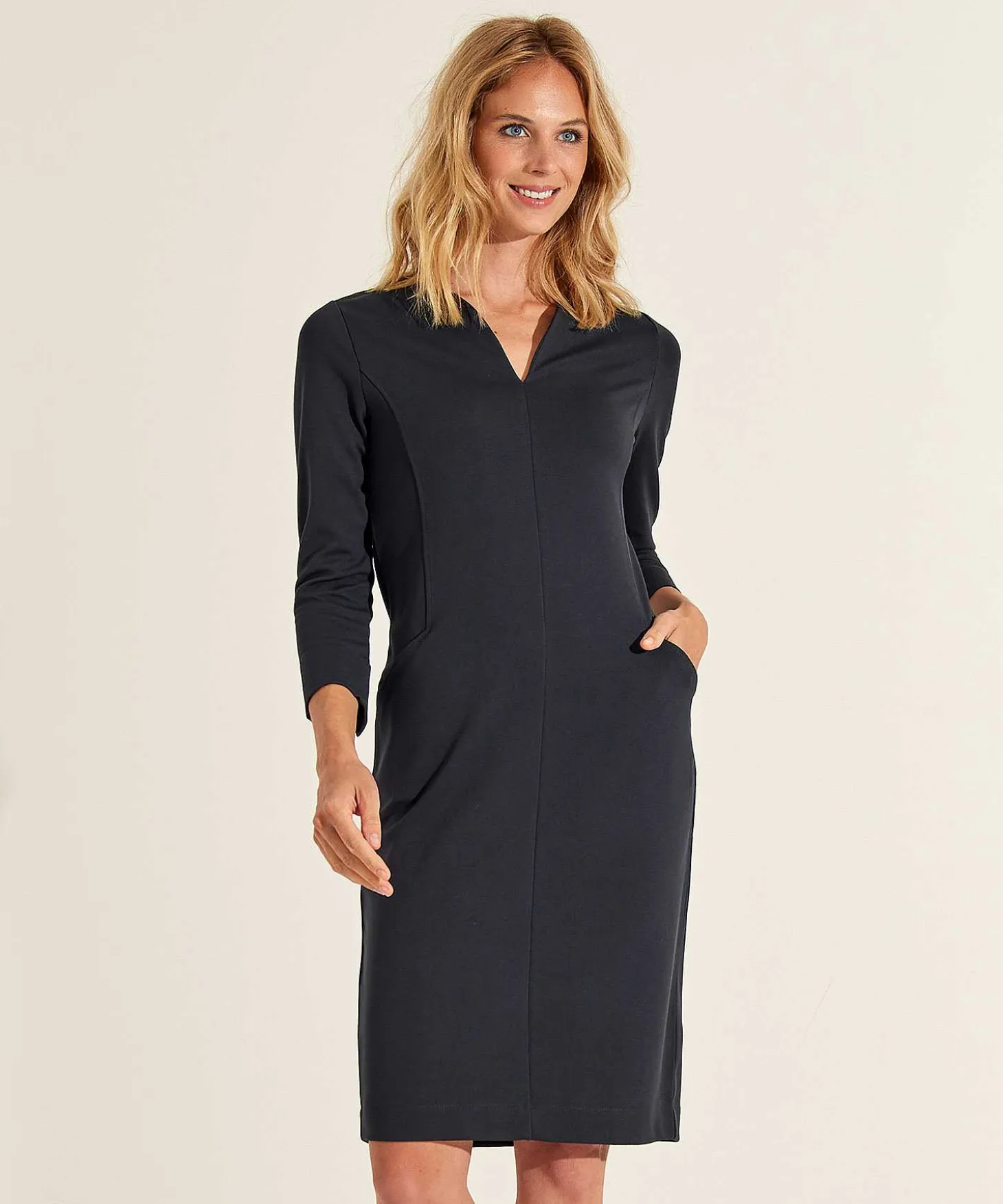 kyra_dress_with_side_pock_0-1.webp Dress With Side Pockets Cleo*KYRA Outlet