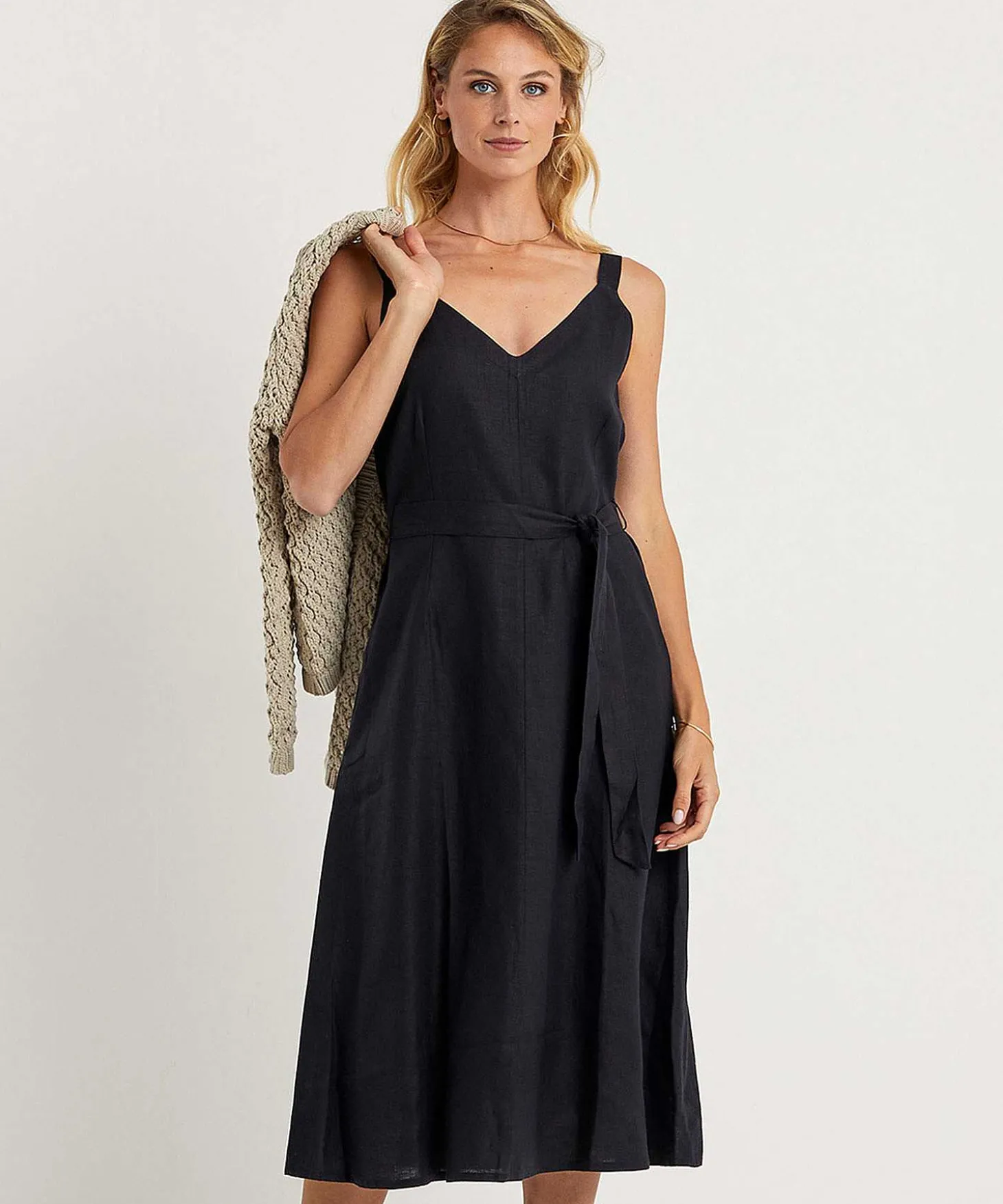 kyra_linen_dress_spaghett_2-1.webp Linen Dress Spaghetti Straps Lennie*KYRA Store