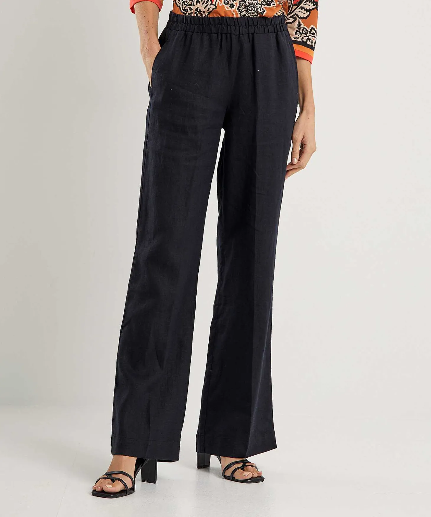 kyra_linen_pants_lieke_1-3.webp Linen Pants Lieke*KYRA Online