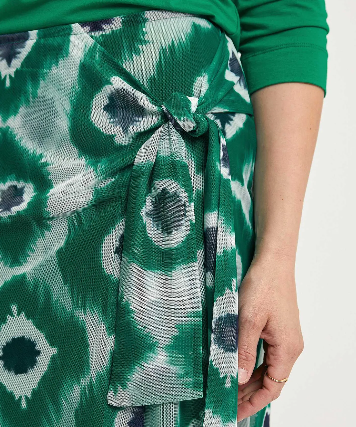 kyra_mesh_wrap_skirt_tied_2.webp Mesh Wrap Skirt Tie-Dye Sandra*KYRA Flash Sale