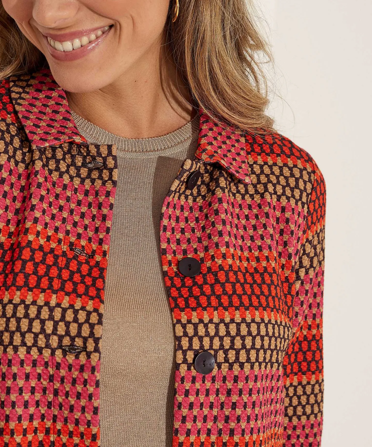 kyra_multicolor_structure_2.webp Multicolor Structure Jacket Leona*KYRA Shop