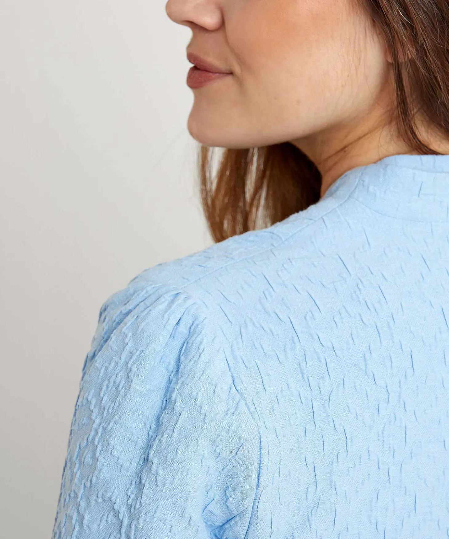 kyra_short_blazer_jacquar_2-1.webp Short Blazer Jacquard Safi*KYRA Sale