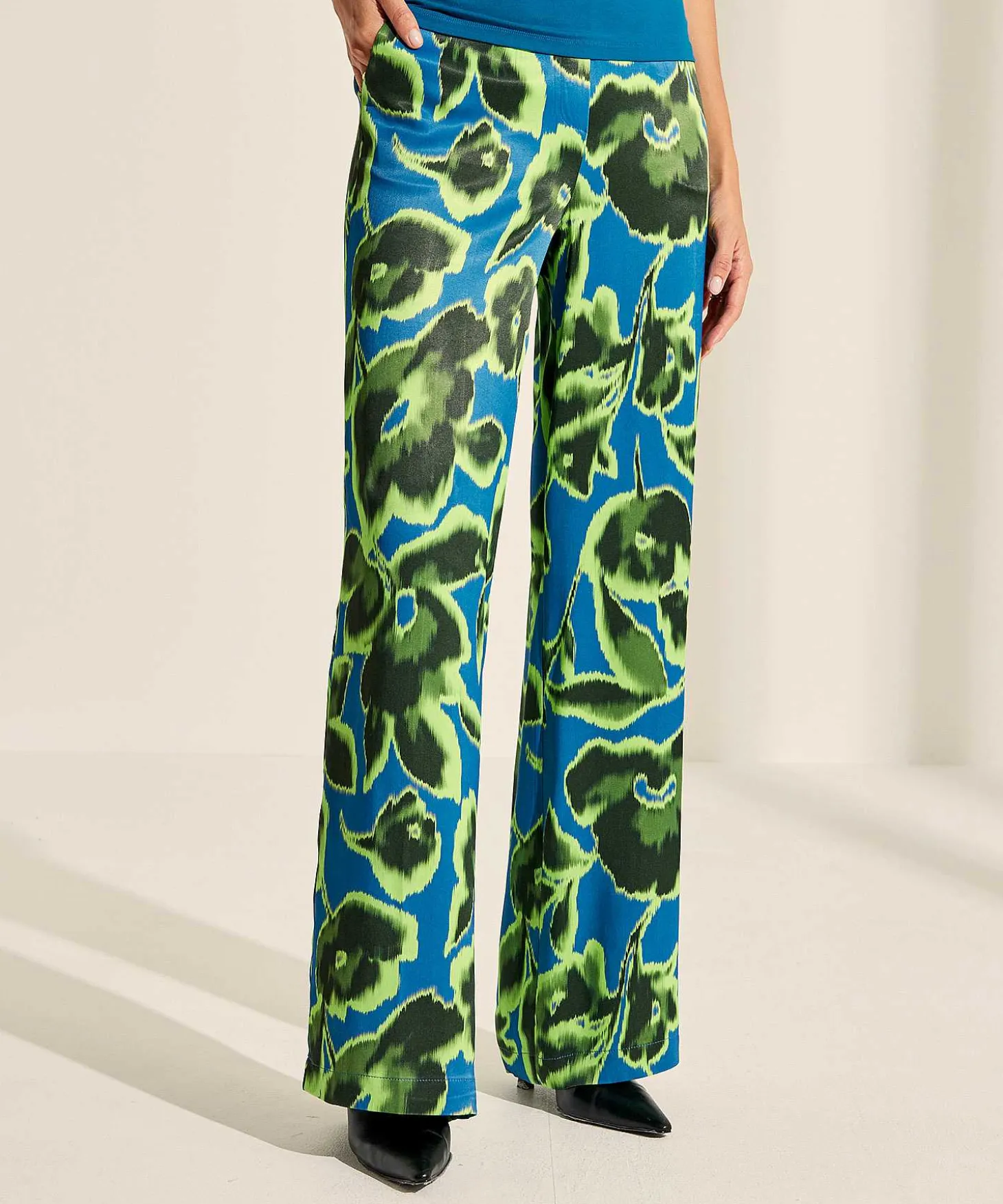 kyra_silky_pants_flower_a_3.webp Silky Pants Flower Agatha*KYRA Best Sale