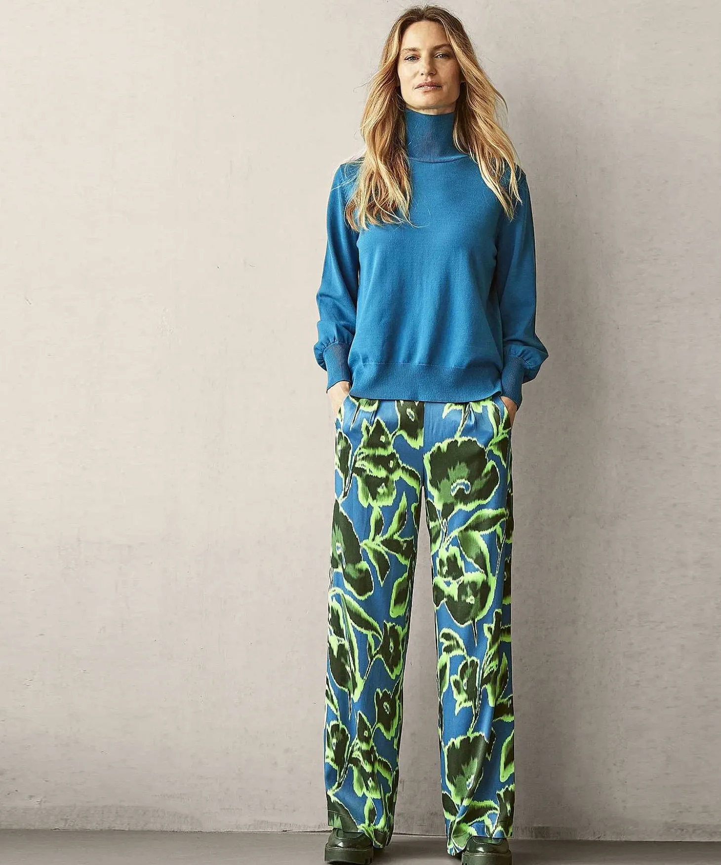 kyra_silky_pants_flower_a_4.webp Silky Pants Flower Agatha*KYRA Best Sale