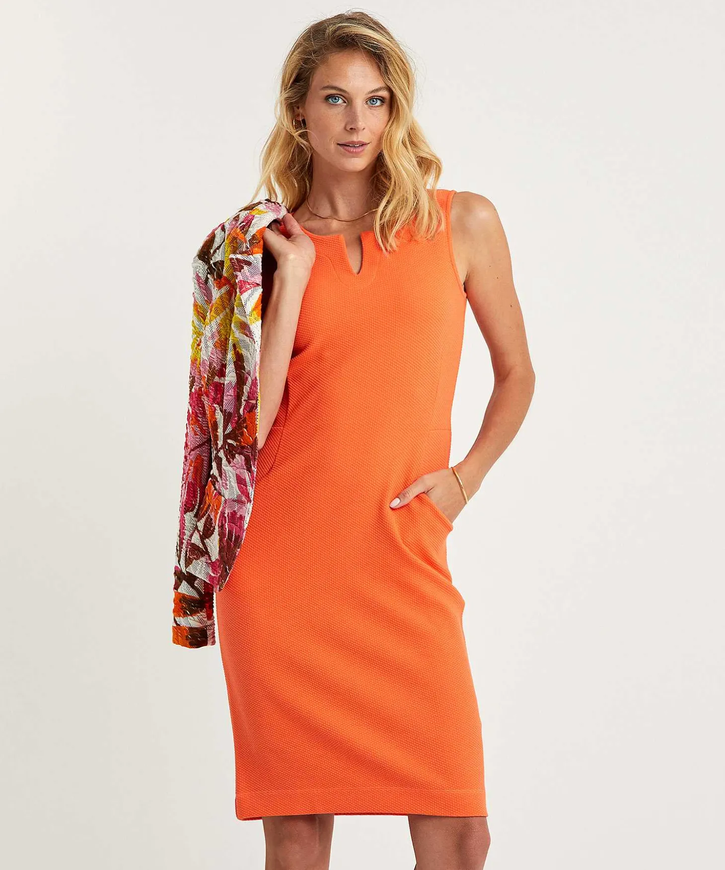 kyra_sleeveless_dress_wit_2-1.webp Sleeveless Dress With Structure Jantina*KYRA Flash Sale