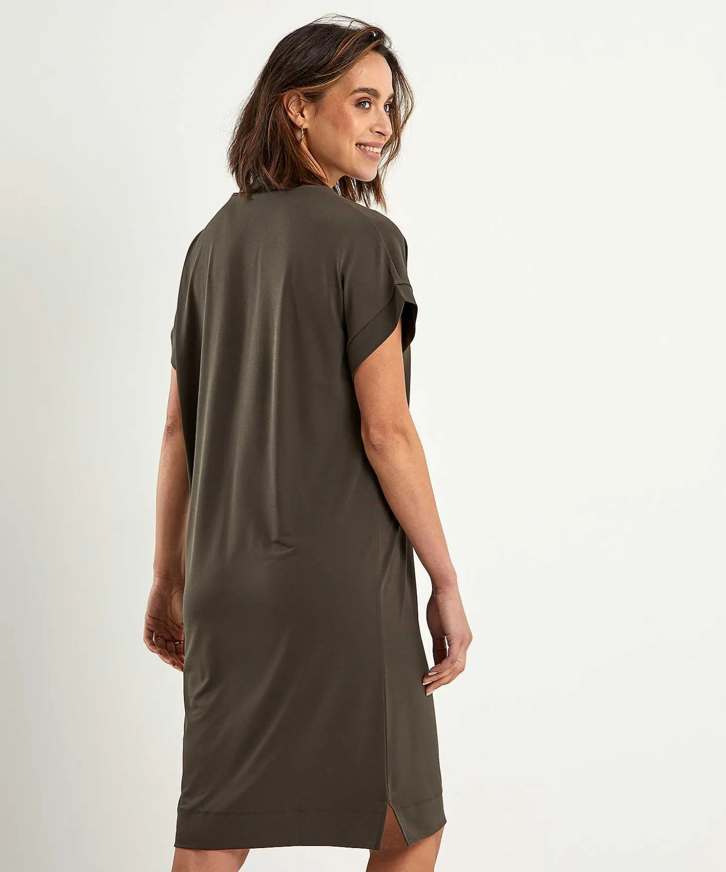 kyra_slinky_dress_vneck_p_0.webp Slinky Dress V-Neck Puck*KYRA Store