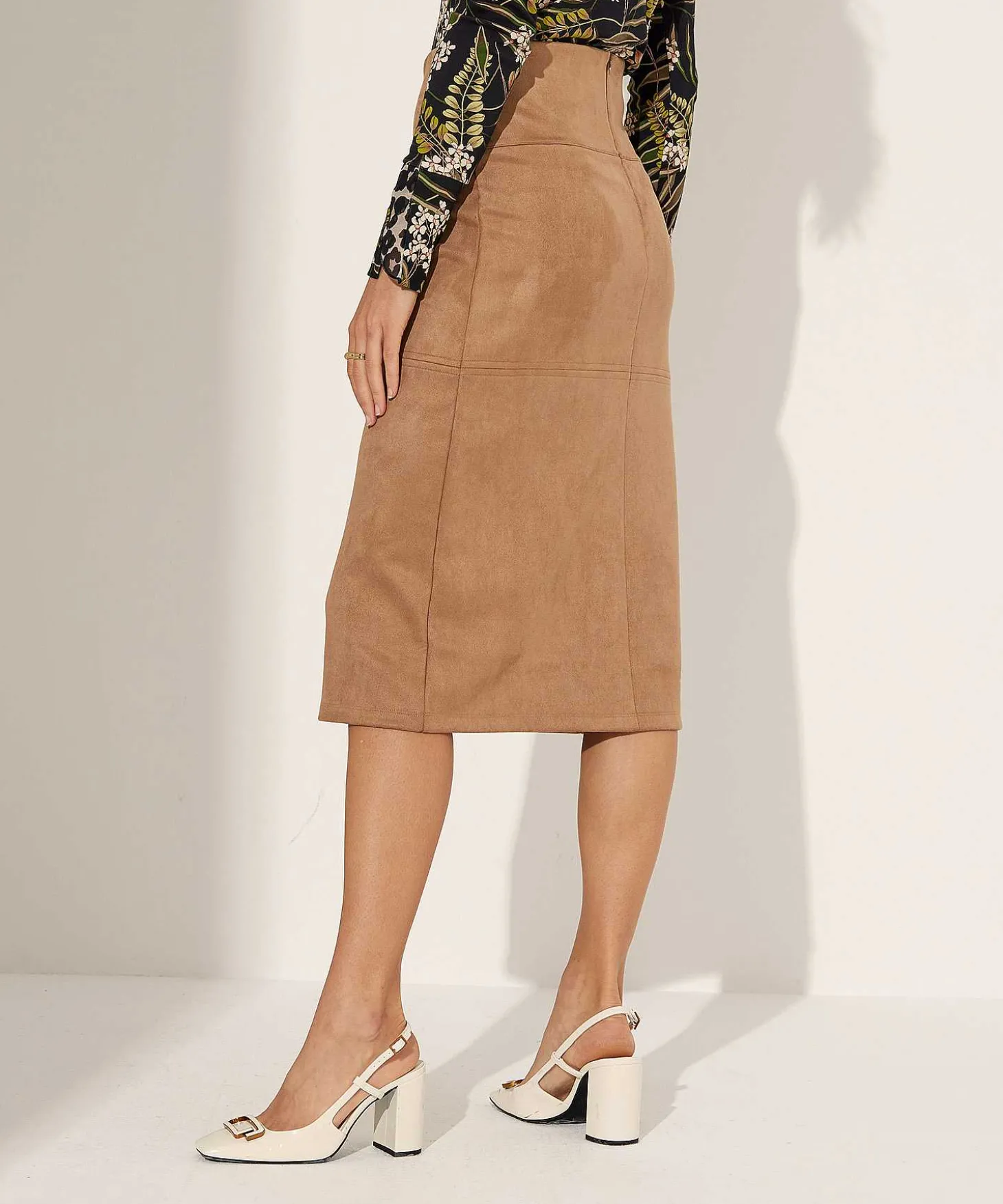 kyra_suedine_skirt_bowien_1.webp Suedine Skirt Bowien*KYRA Online