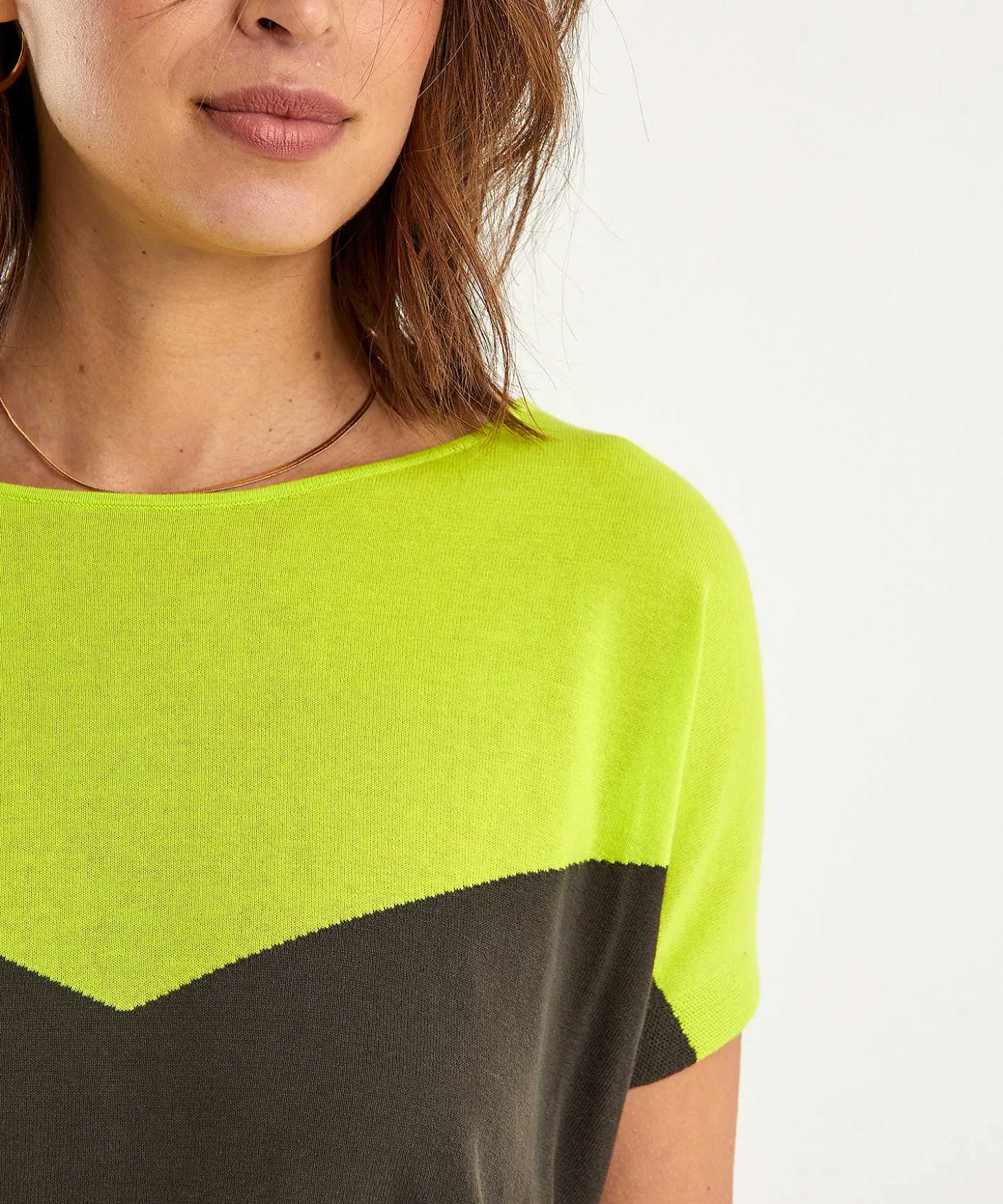kyra_sweater_vshape_color_3.webp Sweater V-Shape Colorblock Alika*KYRA Discount