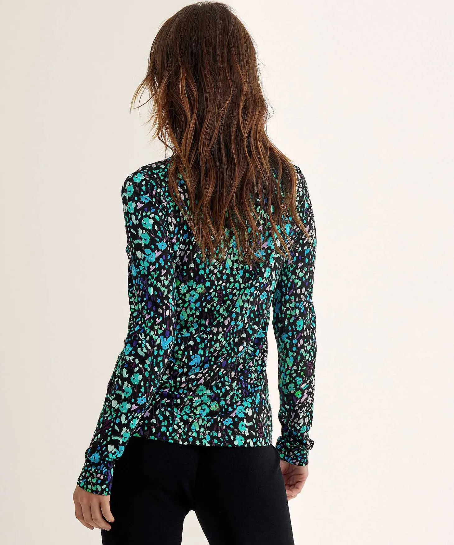 kyra_turtleneck_flower_ju_2.webp Turtleneck Flower Justa*KYRA Hot